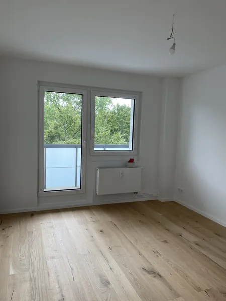 Modernisiert - 1 Zimmer mit Einbakuküche, Balkon und Duschbad — photo 1